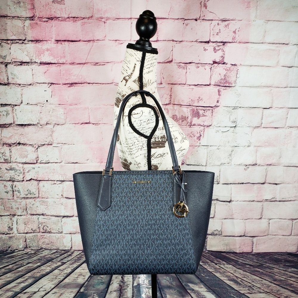 Michael Kors Kimberly Large Bonded Tote Bag - Picture 7 of 7